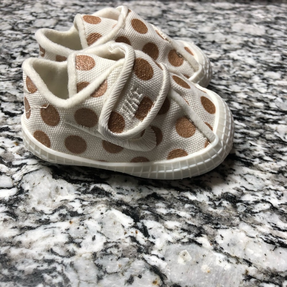Nike infant booties 😍
